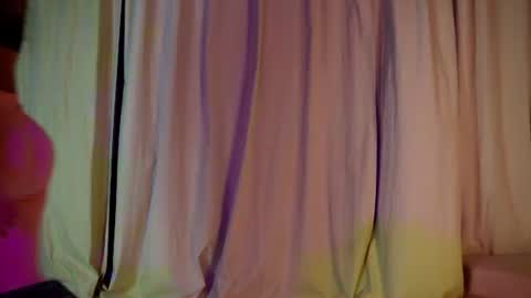 Snapshot of melina_smith1 chatting on 06-13-26, 06:39 MelinaSmith online show from 06-13-26, 06:39
