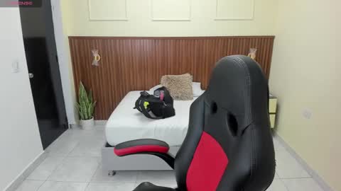 M E L I N A  online show from 11-25-25, 07:03