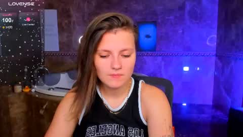Snapshot of melindat chatting on 08-06-26, 02:02 Melinda online show from 08-06-26, 02:02