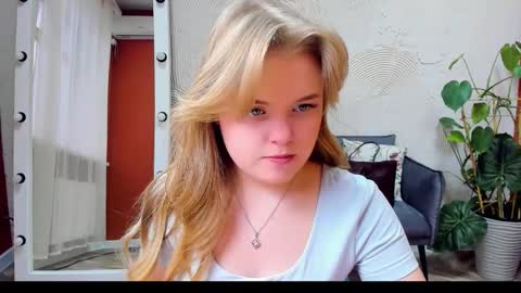 Sophia online show from 10-23-25, 12:26