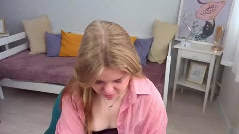 Sophia online show from 04-24-26, 05:54