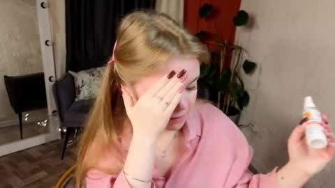 Sophia online show from 04-26-26, 05:27