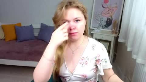 Sophia online show from 04-27-26, 04:21