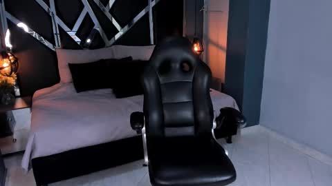 Snapshot of melissa_23_ chatting on 10-11-25, 10:25 melissa_23_ online show from 10-11-25, 10:25