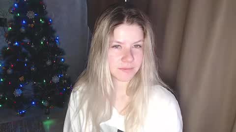 Snapshot of melissa__ray chatting on 12-11-24, 09:41 Melissa  Ray online show from 12-11-24, 09:41