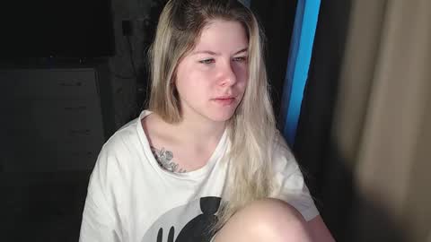 Snapshot of melissa__ray chatting on 12-26-24, 03:38 Melissa  Ray online show from 12-26-24, 03:38