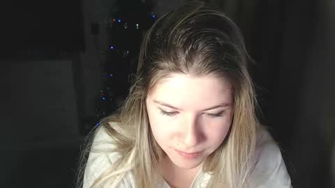 Snapshot of melissa__ray chatting on 12-26-24, 06:12 Melissa  Ray online show from 12-26-24, 06:12