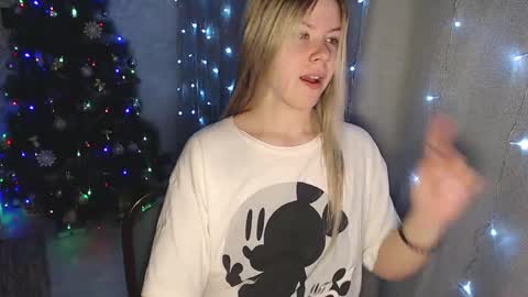 Snapshot of melissa__ray chatting on 12-30-24, 07:32 Melissa  Ray online show from 12-30-24, 07:32