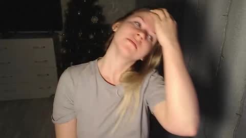 Snapshot of melissa__ray chatting on 01-22-25, 05:28 Melissa  Ray online show from 01-22-25, 05:28