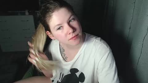 Snapshot of melissa__ray chatting on 01-26-25, 06:37 Melissa  Ray online show from 01-26-25, 06:37