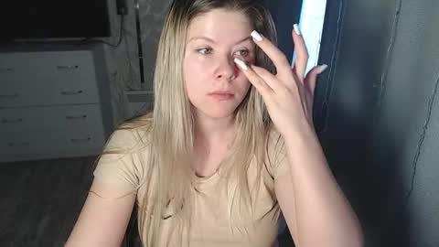 Snapshot of melissa__ray chatting on 02-05-25, 08:32 Melissa  Ray online show from 02-05-25, 08:32