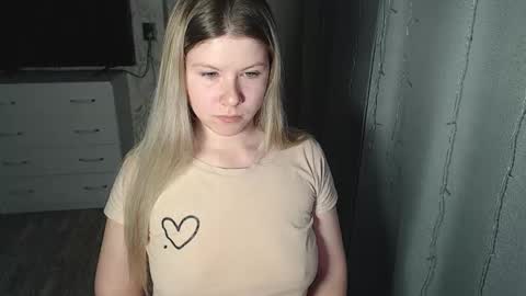 Snapshot of melissa__ray chatting on 02-05-25, 05:09 Melissa  Ray online show from 02-05-25, 05:09