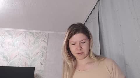 Snapshot of melissa__ray chatting on 02-06-25, 02:33 Melissa  Ray online show from 02-06-25, 02:33