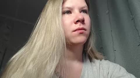 Snapshot of melissa__ray chatting on 02-09-25, 02:28 Melissa  Ray online show from 02-09-25, 02:28