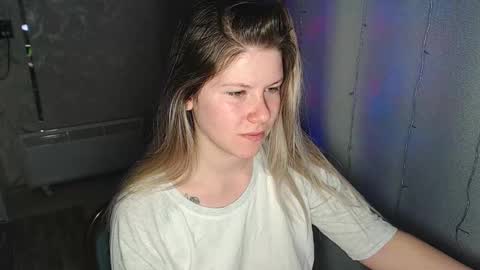 Snapshot of melissa__ray chatting on 02-09-25, 03:34 Melissa  Ray online show from 02-09-25, 03:34