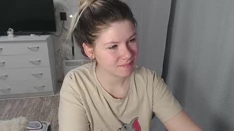 Snapshot of melissa__ray chatting on 02-13-25, 02:34 Melissa  Ray online show from 02-13-25, 02:34