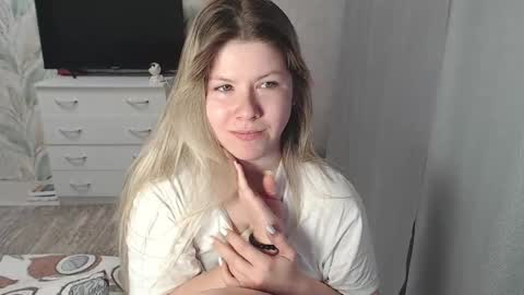 Snapshot of melissa__ray chatting on 02-14-25, 03:00 Melissa  Ray online show from 02-14-25, 03:00