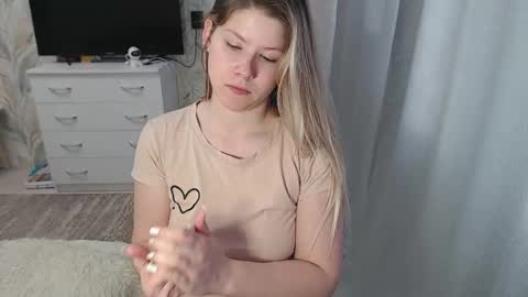 Snapshot of melissa__ray chatting on 02-17-25, 10:07 Melissa  Ray online show from 02-17-25, 10:07