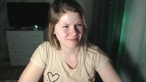 Snapshot of melissa__ray chatting on 02-17-25, 09:52 Melissa  Ray online show from 02-17-25, 09:52