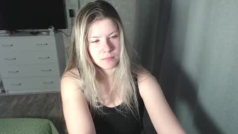 Snapshot of melissa__ray chatting on 02-26-25, 05:17 Melissa  Ray online show from 02-26-25, 05:17