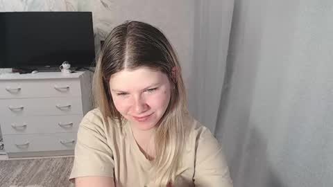 Snapshot of melissa__ray chatting on 03-03-25, 02:04 Melissa  Ray online show from 03-03-25, 02:04