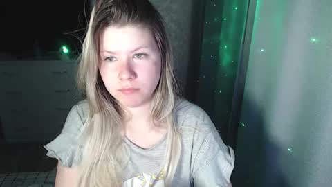Snapshot of melissa__ray chatting on 03-05-25, 10:32 Melissa  Ray online show from 03-05-25, 10:32