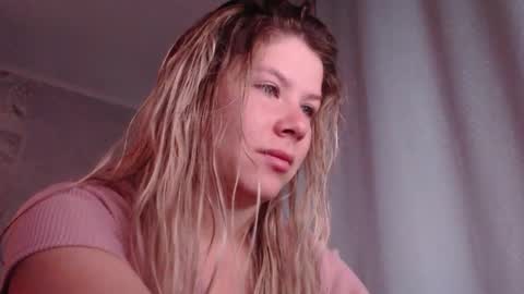 Snapshot of melissa__ray chatting on 09-14-25, 01:49 Melissa  Ray online show from 09-14-25, 01:49