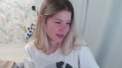 Snapshot of melissa__ray chatting on 09-22-25, 03:08 Melissa  Ray online show from 09-22-25, 03:08