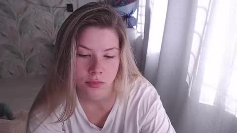 Snapshot of melissa__ray chatting on 09-26-25, 07:01 Melissa  Ray online show from 09-26-25, 07:01