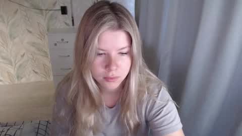 Snapshot of melissa__ray chatting on 10-06-25, 02:42 Melissa  Ray online show from 10-06-25, 02:42