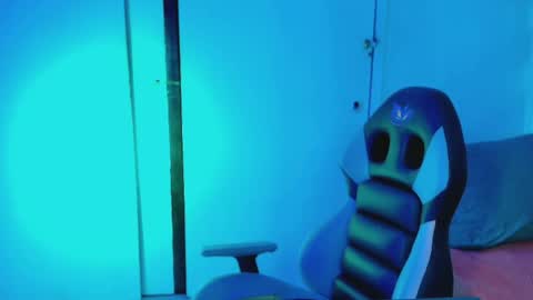 Snapshot of melissa_adamsxxx chatting on 05-21-26, 11:17 Lissa online show from 05-21-26, 11:17