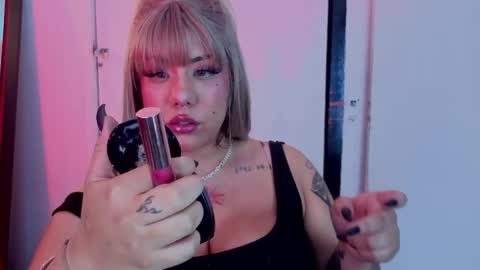 Snapshot of melissa_adamsxxx chatting on 06-03-26, 02:33 Lissa online show from 06-03-26, 02:33