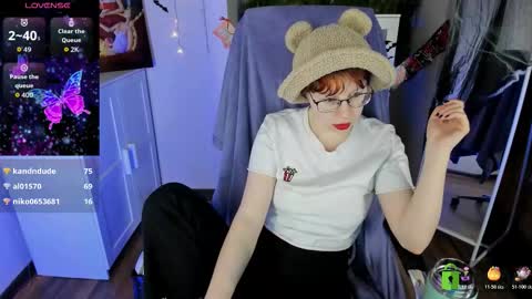 Melissa online show from 10-31-25, 04:35