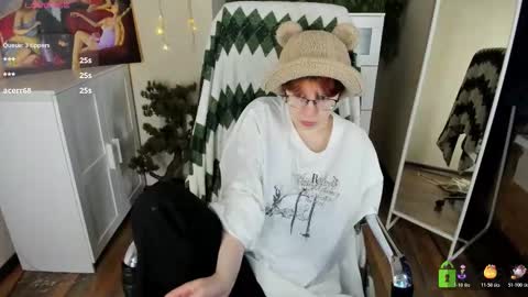 Melissa online show from 11-22-25, 04:11