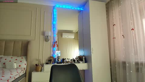 Lisaa online show from 04-24-26, 06:49