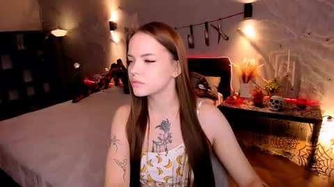 Snapshot of melissabells chatting on 10-28-25, 02:15 Melisa online show from 10-28-25, 02:15