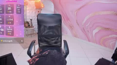 Snapshot of melissalabx69 chatting on 11-08-25, 10:52 MELISSA online show from 11-08-25, 10:52