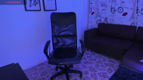 MELISSA online show from 12-17-25, 03:23