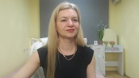 Snapshot of melissatylerbb chatting on 05-16-26, 10:36 Melissa online show from 05-16-26, 10:36