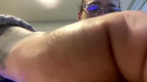 Melkkor Independient Model online show from 12-17-25, 01:33