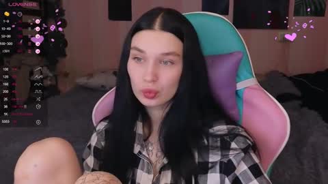 Snapshot of mella_freya chatting on 01-09-25, 09:37 Freya IM NONUDE online show from 01-09-25, 09:37