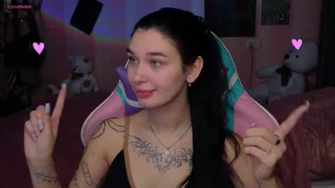 Snapshot of mella_freya chatting on 10-28-25, 10:23 Freya IM NONUDE online show from 10-28-25, 10:23