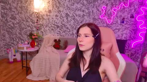 mellhyees online show from 03-27-26, 05:12