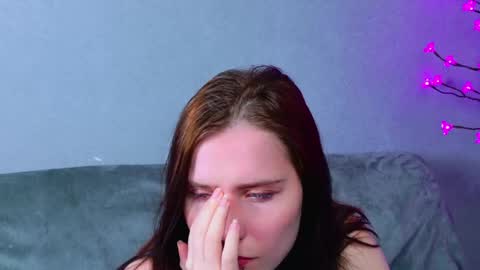 mellhyees online show from 05-31-26, 04:09