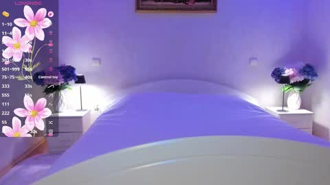 Snapshot of mellina_tey chatting on 01-08-26, 08:11 Mellina online show from 01-08-26, 08:11