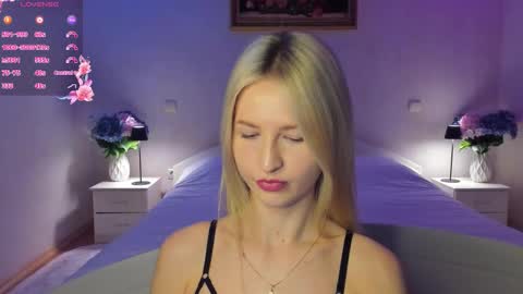 Snapshot of mellina_tey chatting on 01-18-26, 06:01 Mellina online show from 01-18-26, 06:01