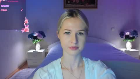 Snapshot of mellina_tey chatting on 02-21-26, 08:32 Mellina online show from 02-21-26, 08:32