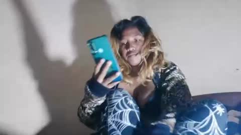 Snapshot of mellissia02 chatting on 07-12-26, 04:03 mellissa online show from 07-12-26, 04:03