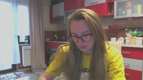 Melly online show from 02-12-25, 07:44