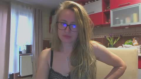 Melly online show from 03-11-25, 07:58